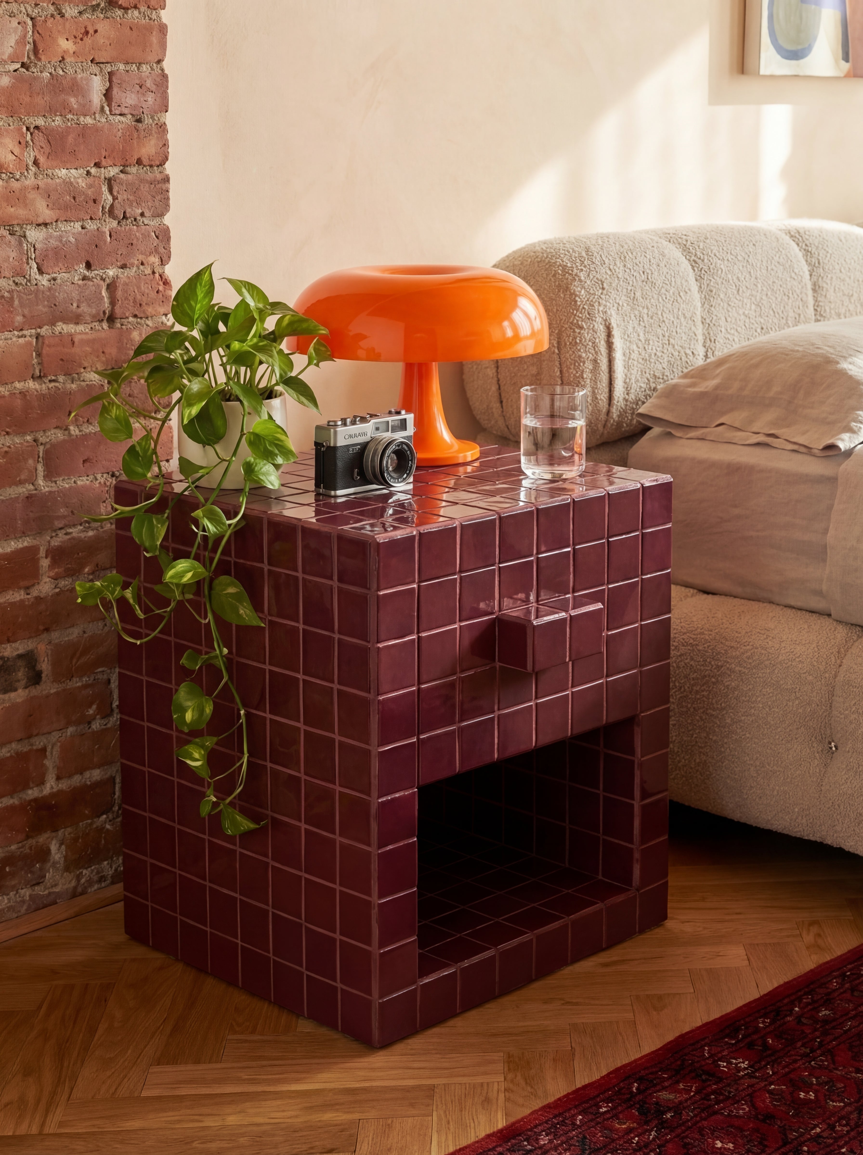 Minoop Nightstand