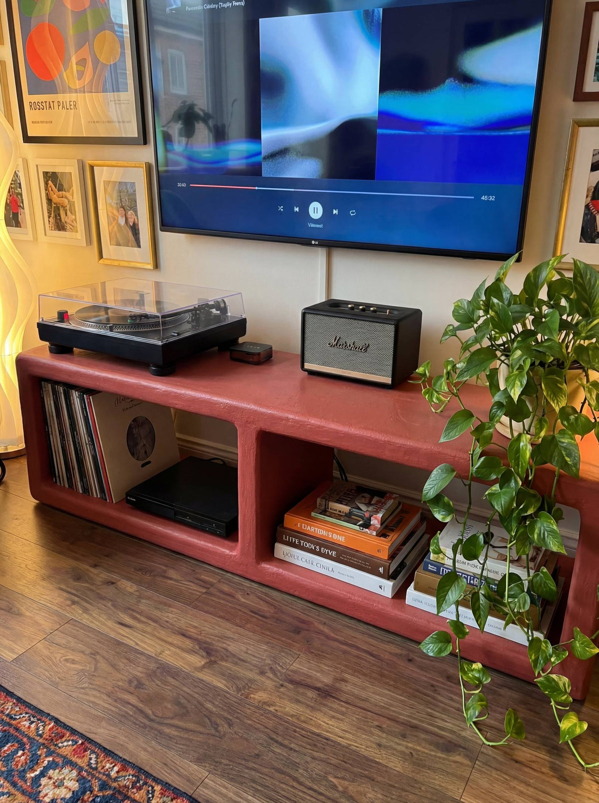Luno TV Unit in Terra Cotta | Grid Design