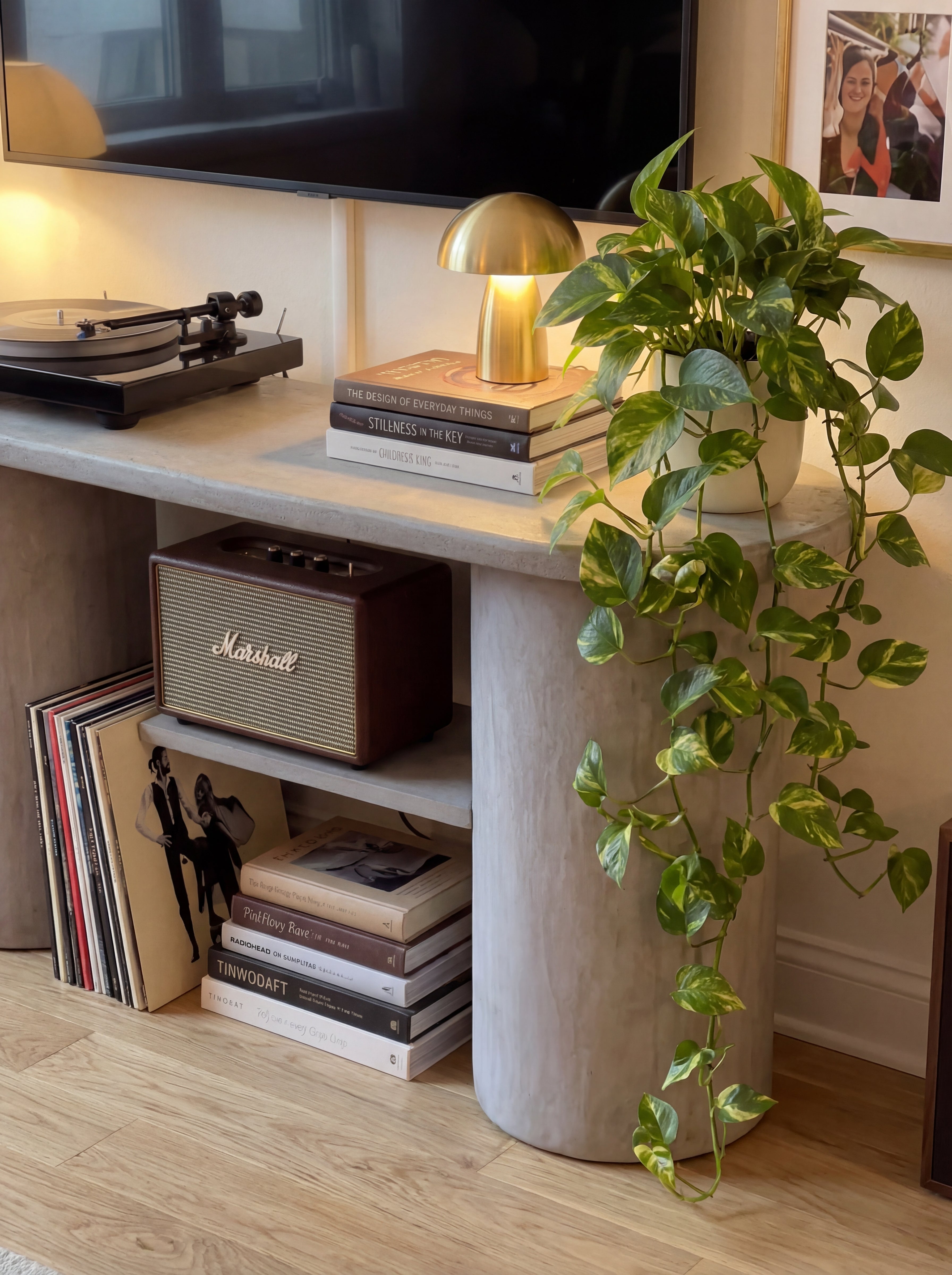 Orbit TV Unit