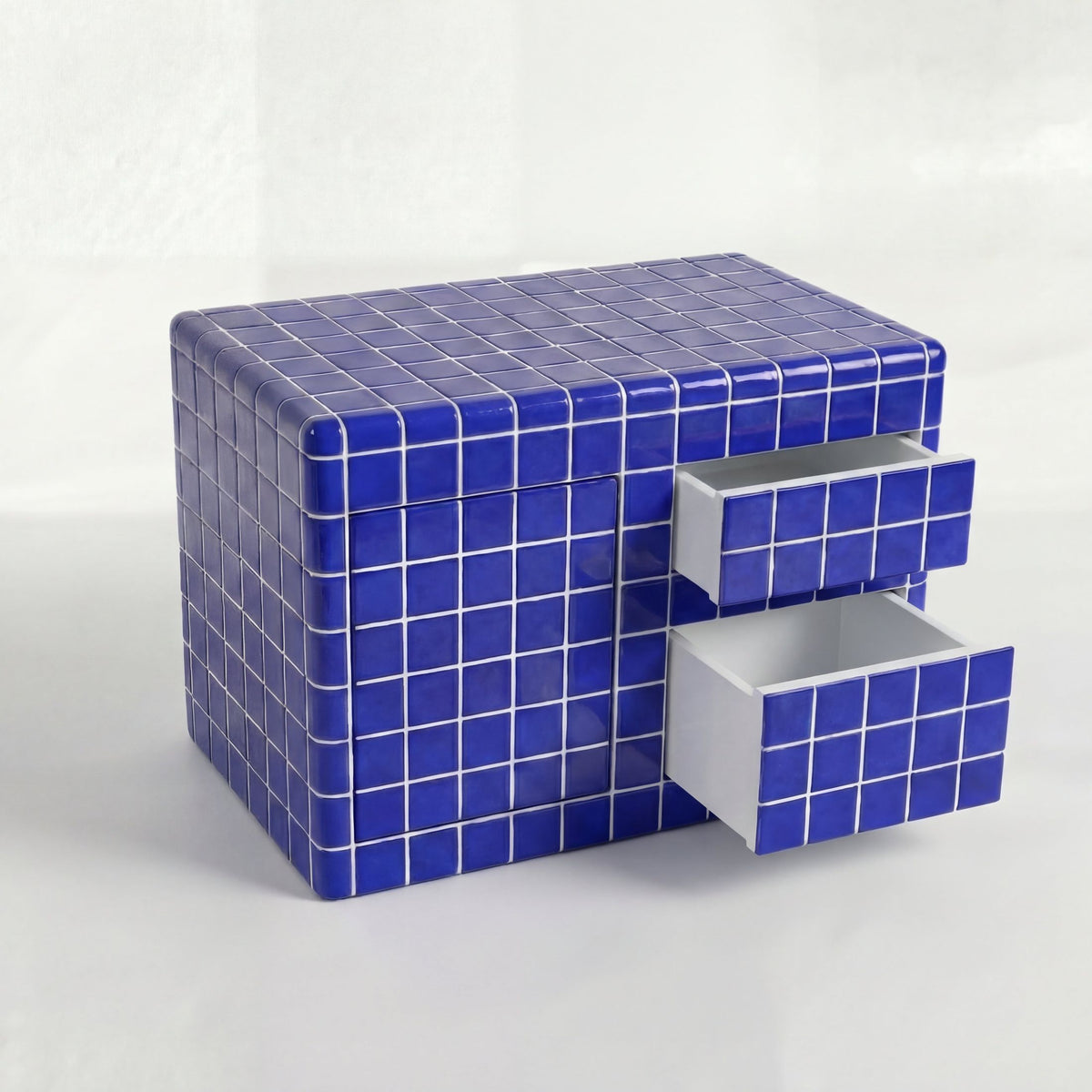 Mellow Coffee Corner in Cobalt Blue | Grid Design