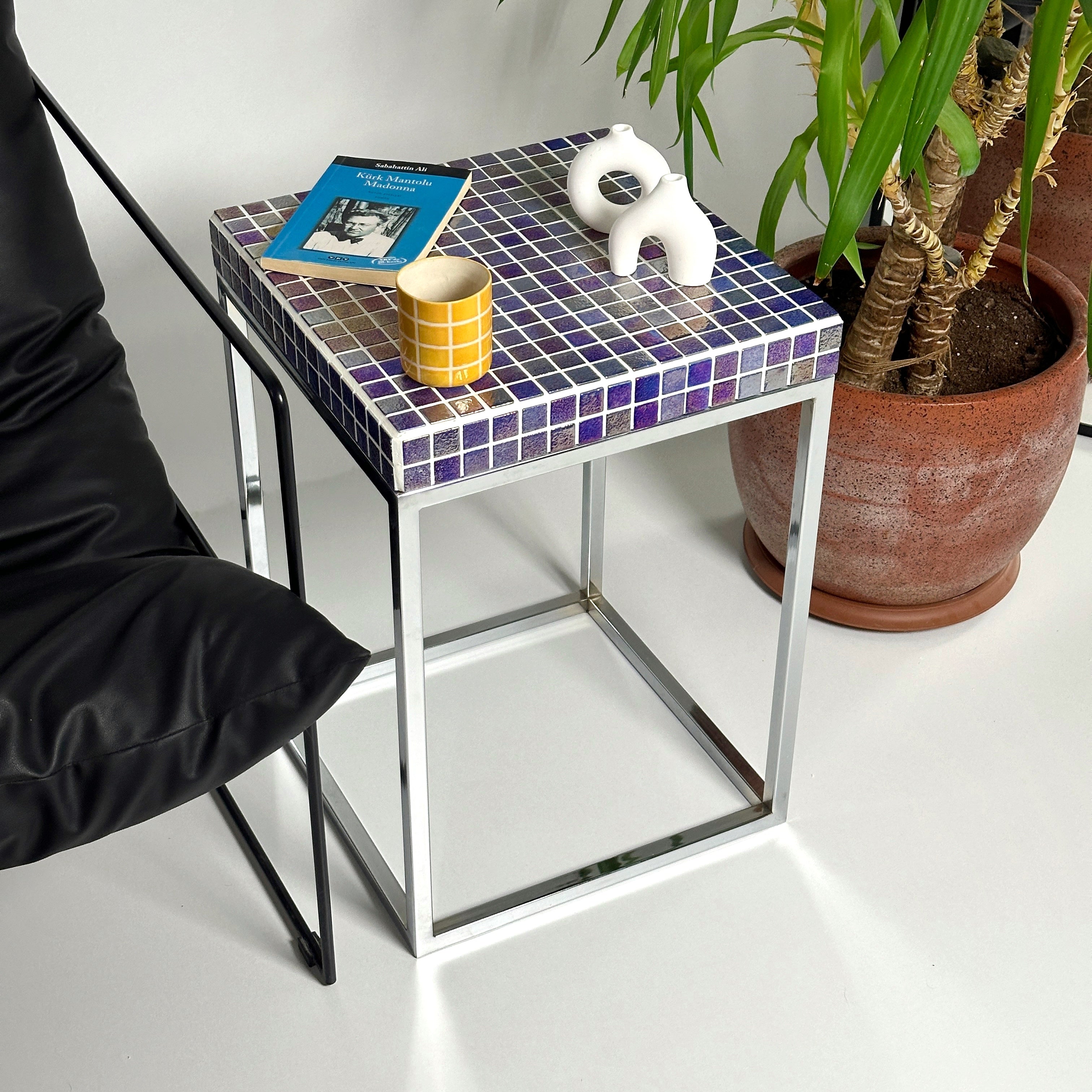 Lustramosa Side Table