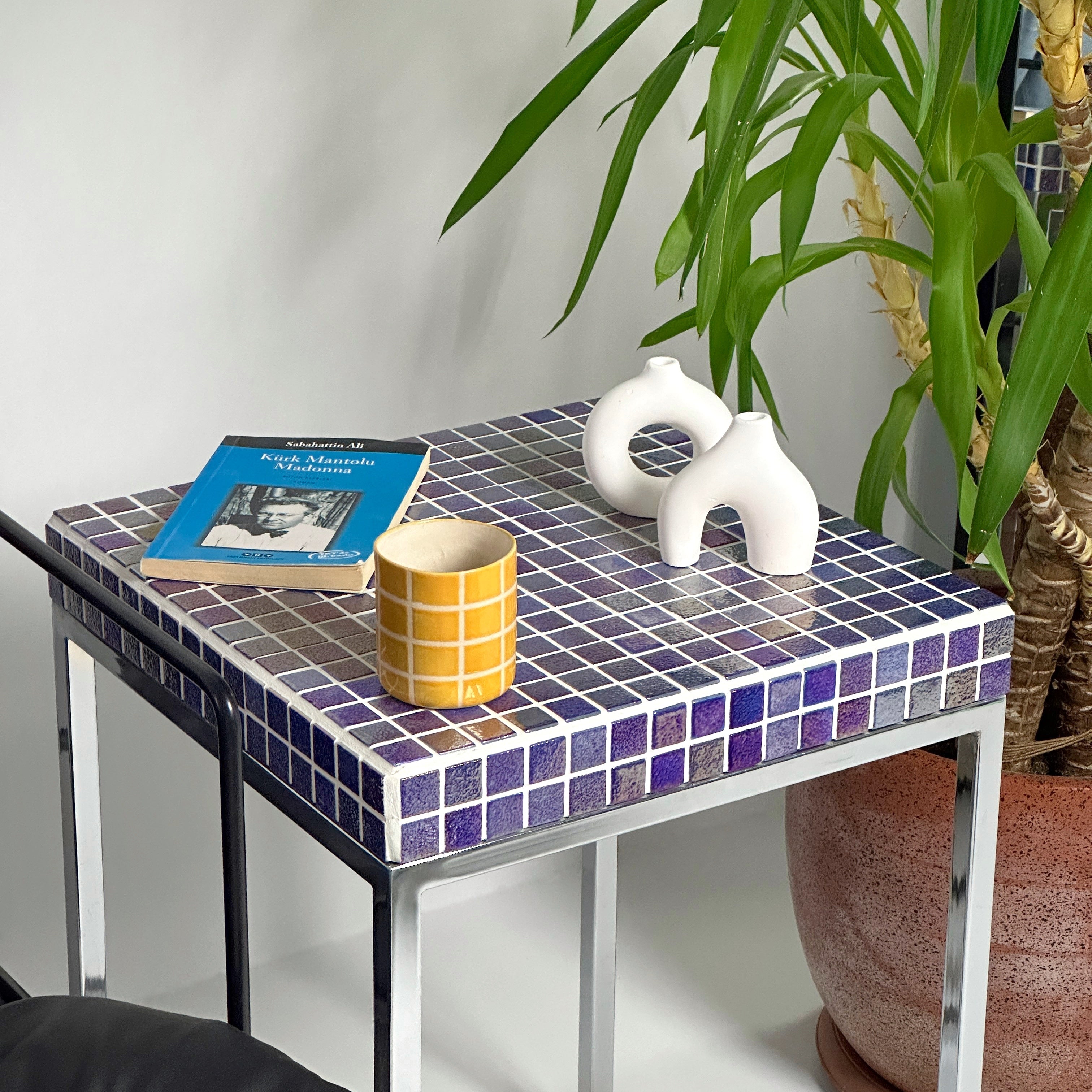 Lustramosa Side Table