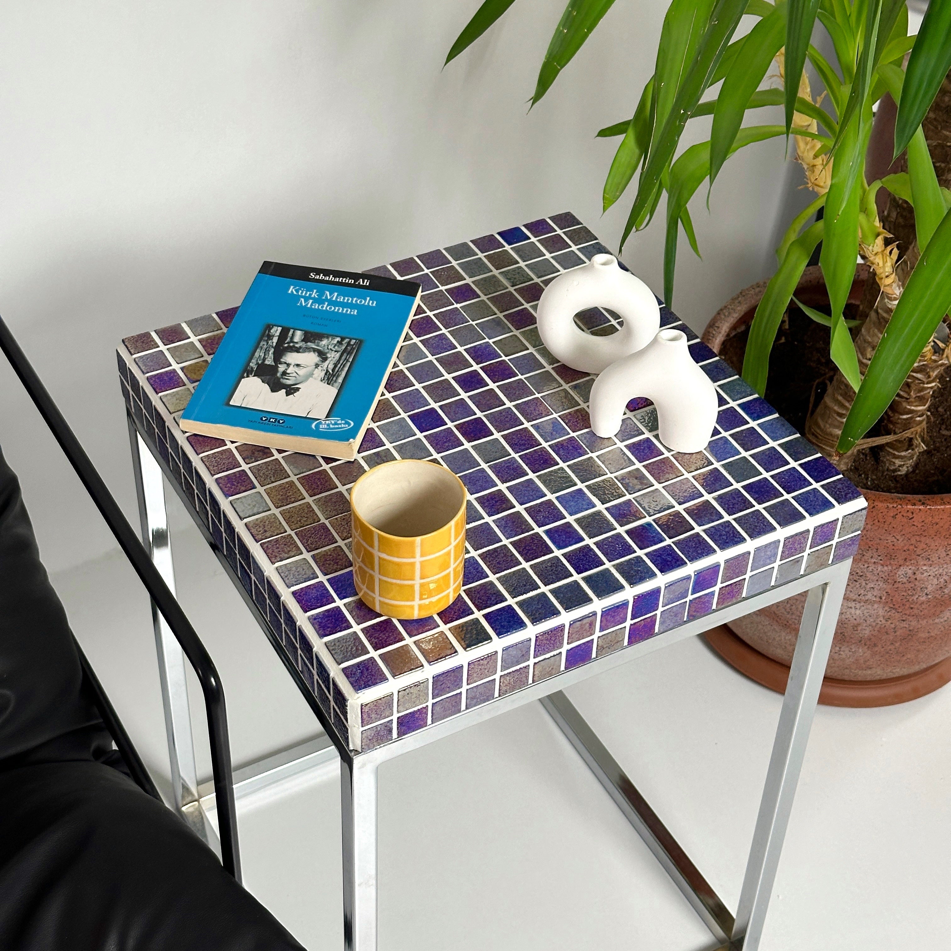 Lustramosa Side Table