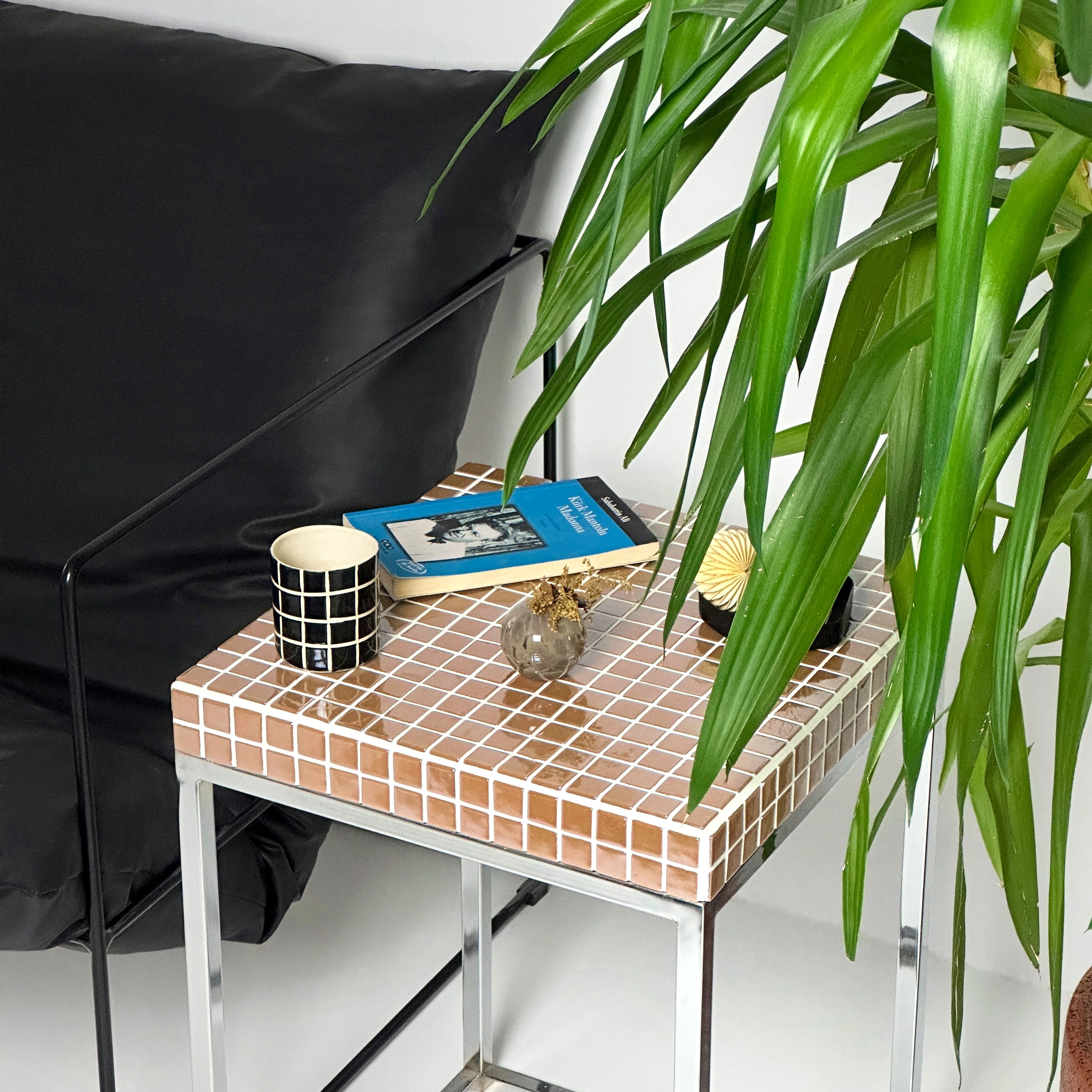 Lustramosa Side Table