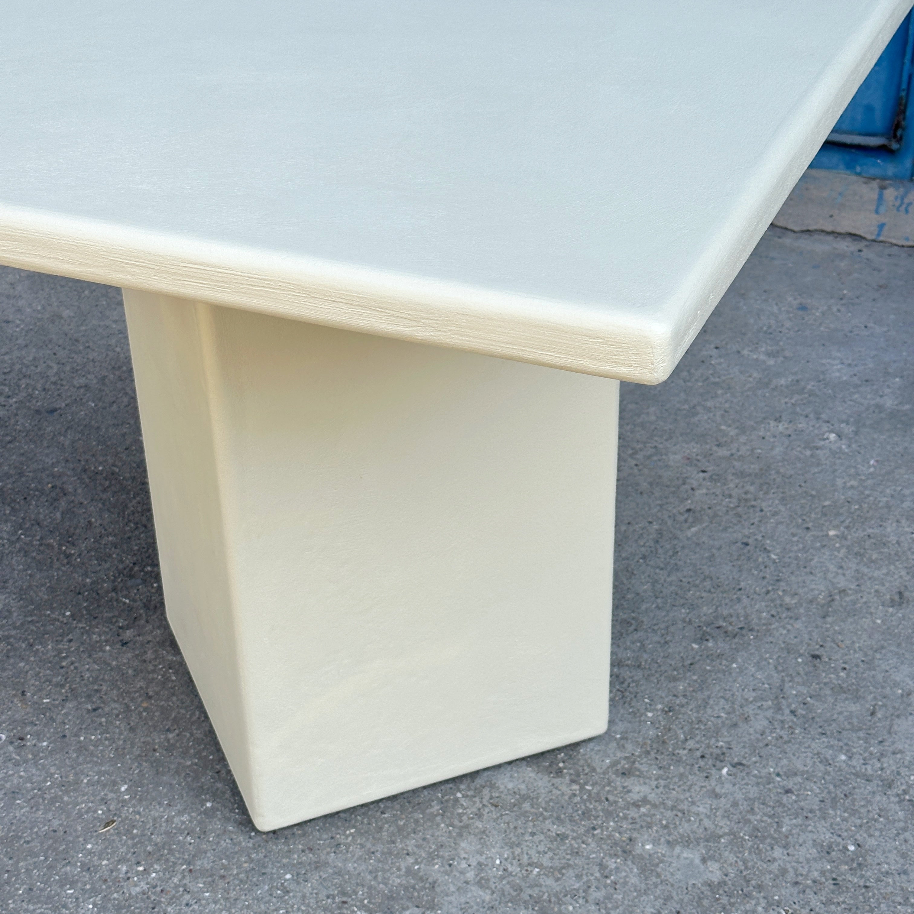 Luno Square Table