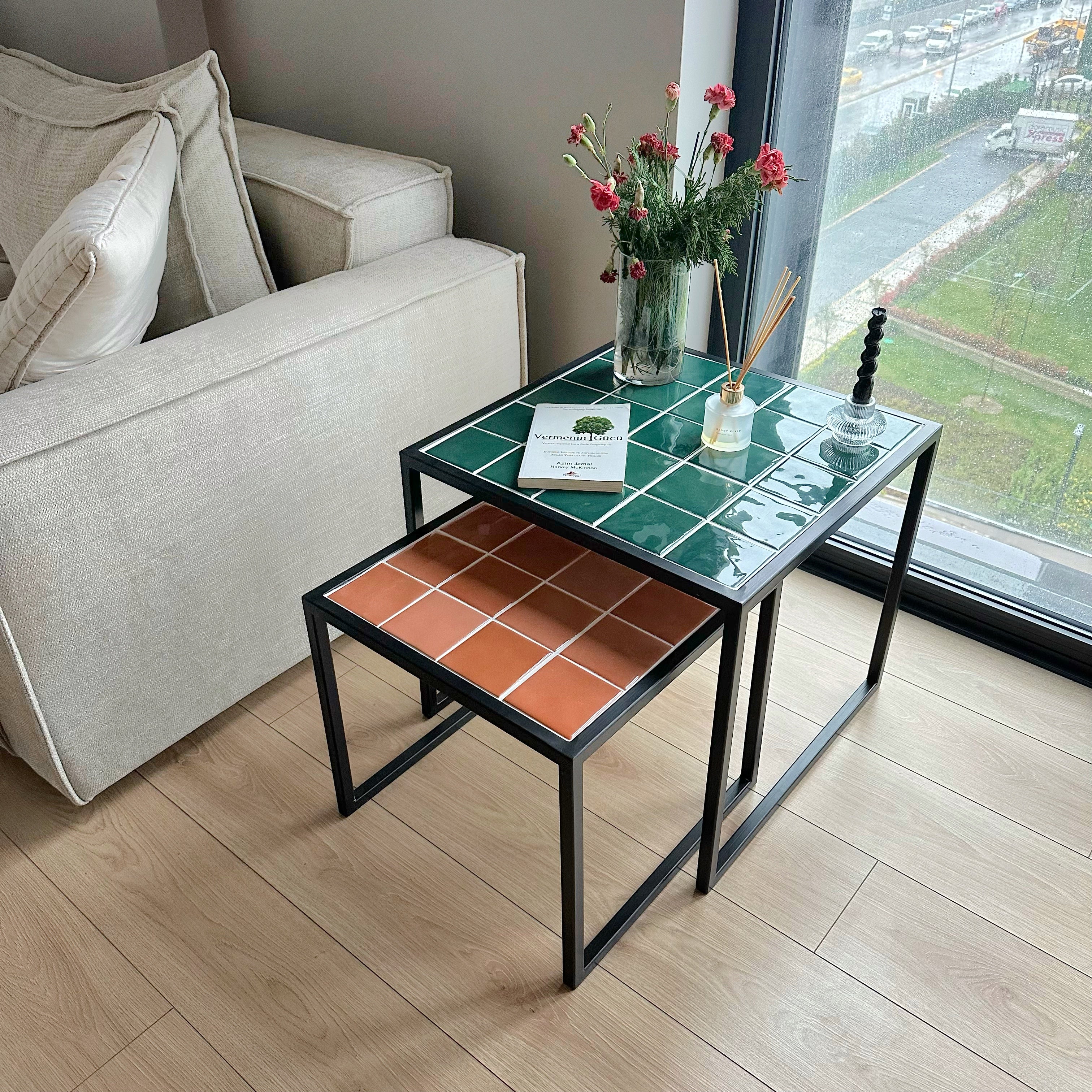 Retro-Twin Set of 2 Coffee Tables