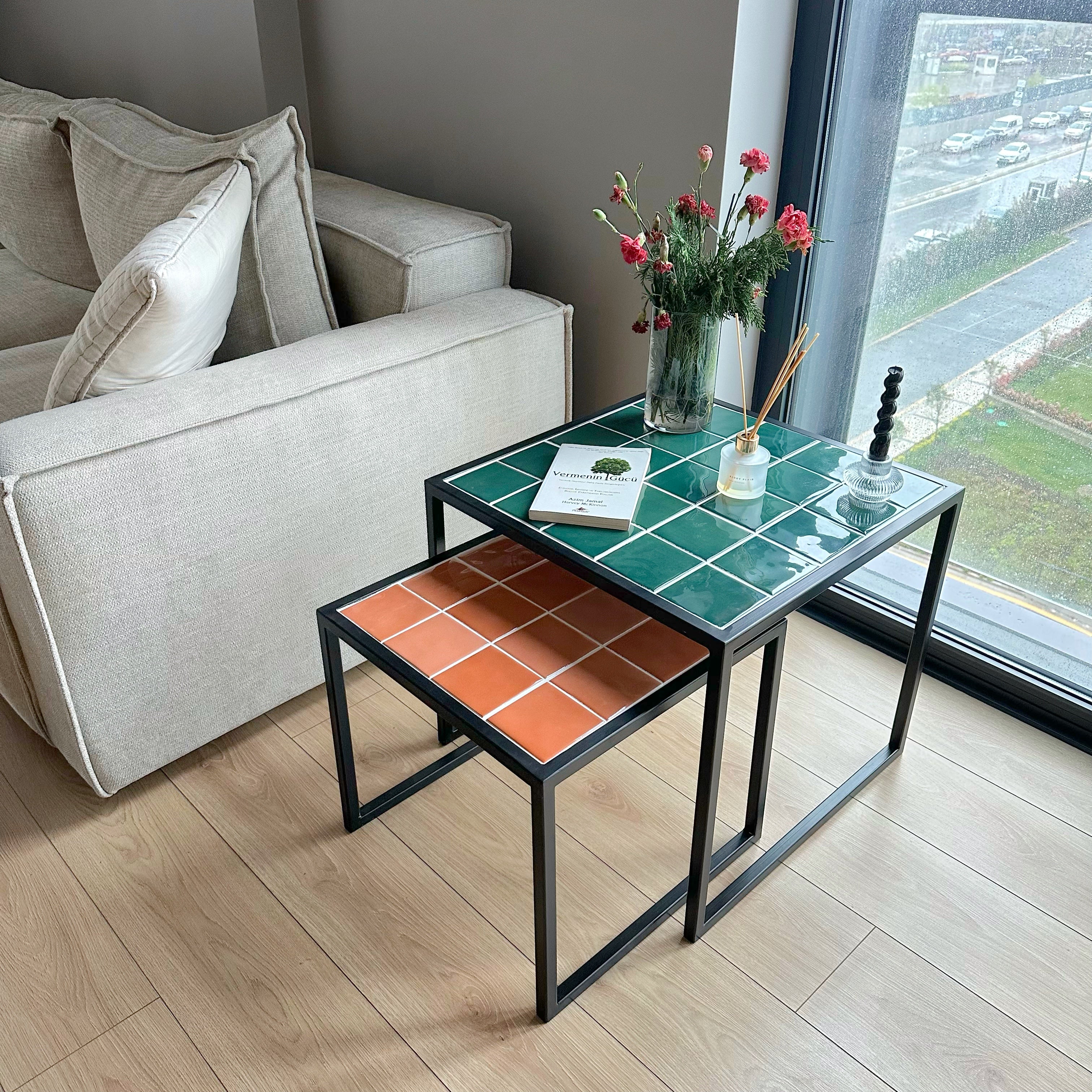 Retro-Twin Set of 2 Coffee Tables