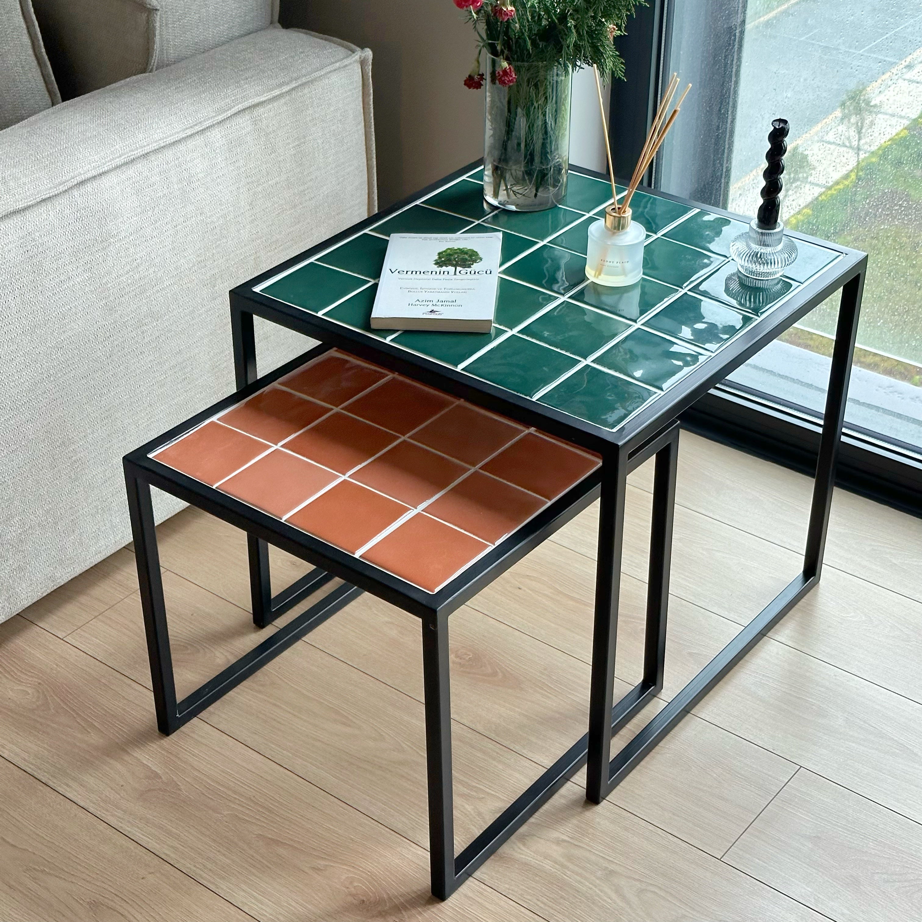 Retro-Twin Set of 2 Coffee Tables