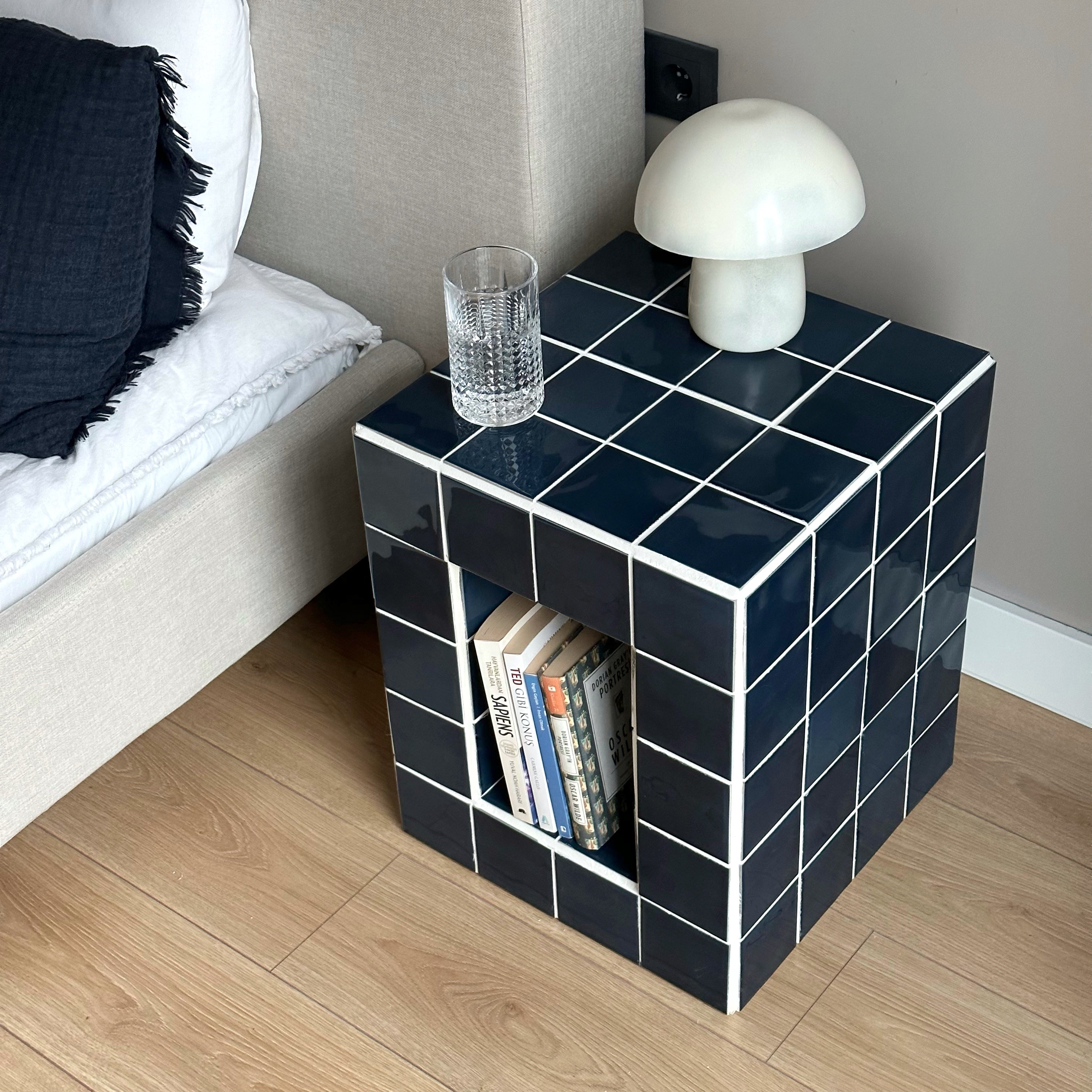 Como Nightstand