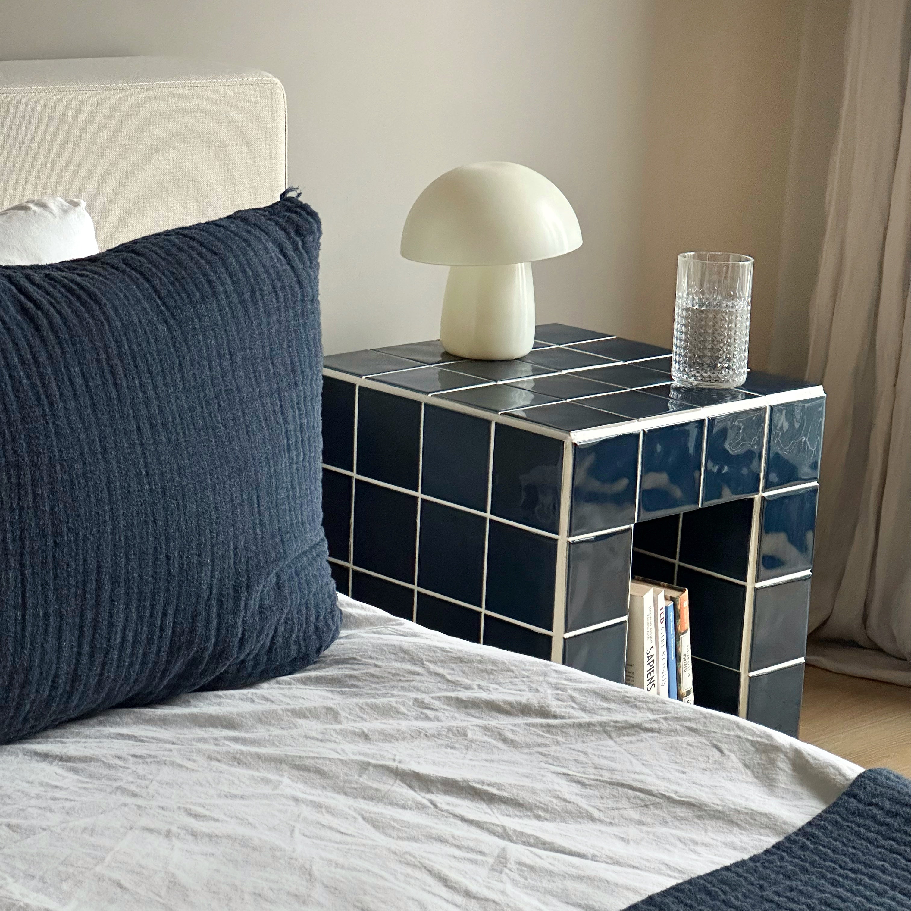Como Nightstand