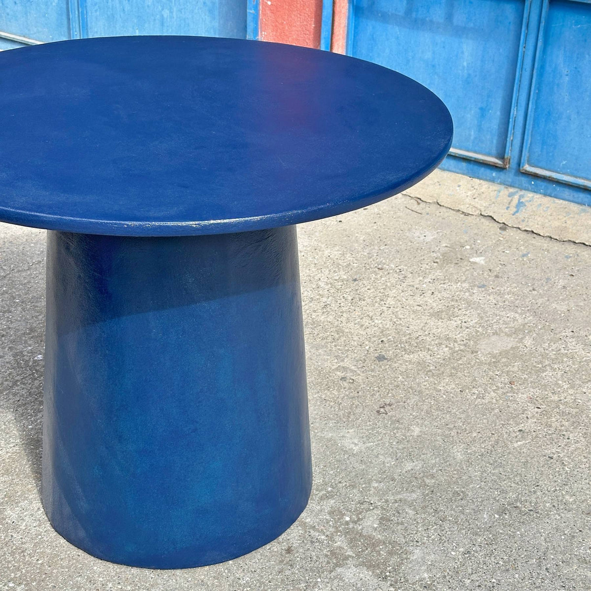 Orbit Table in Glossy Navy Blue | Grid Design