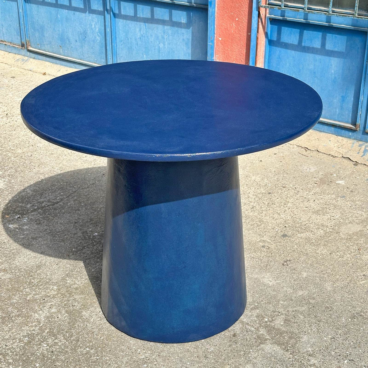 Orbit Table in Glossy Navy Blue | Grid Design