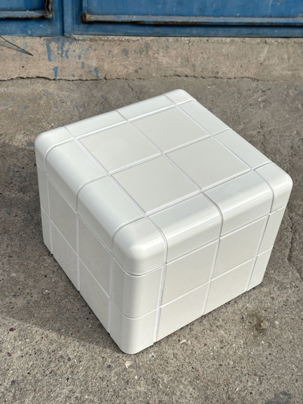 Mellow Side Table in Ivory | Grid Design