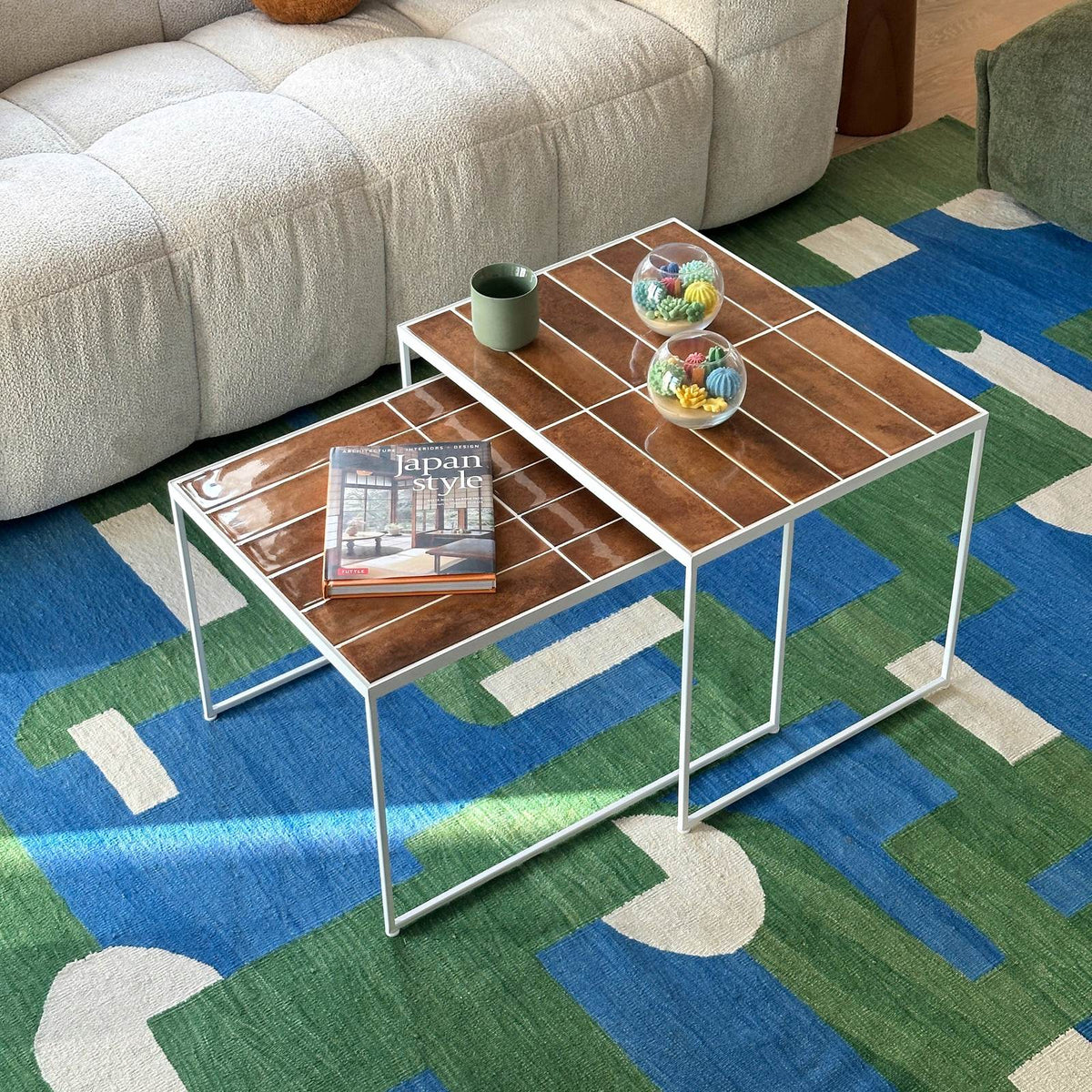 Bumpy 2-Piece Coffee Table in White Metal | Grid Design