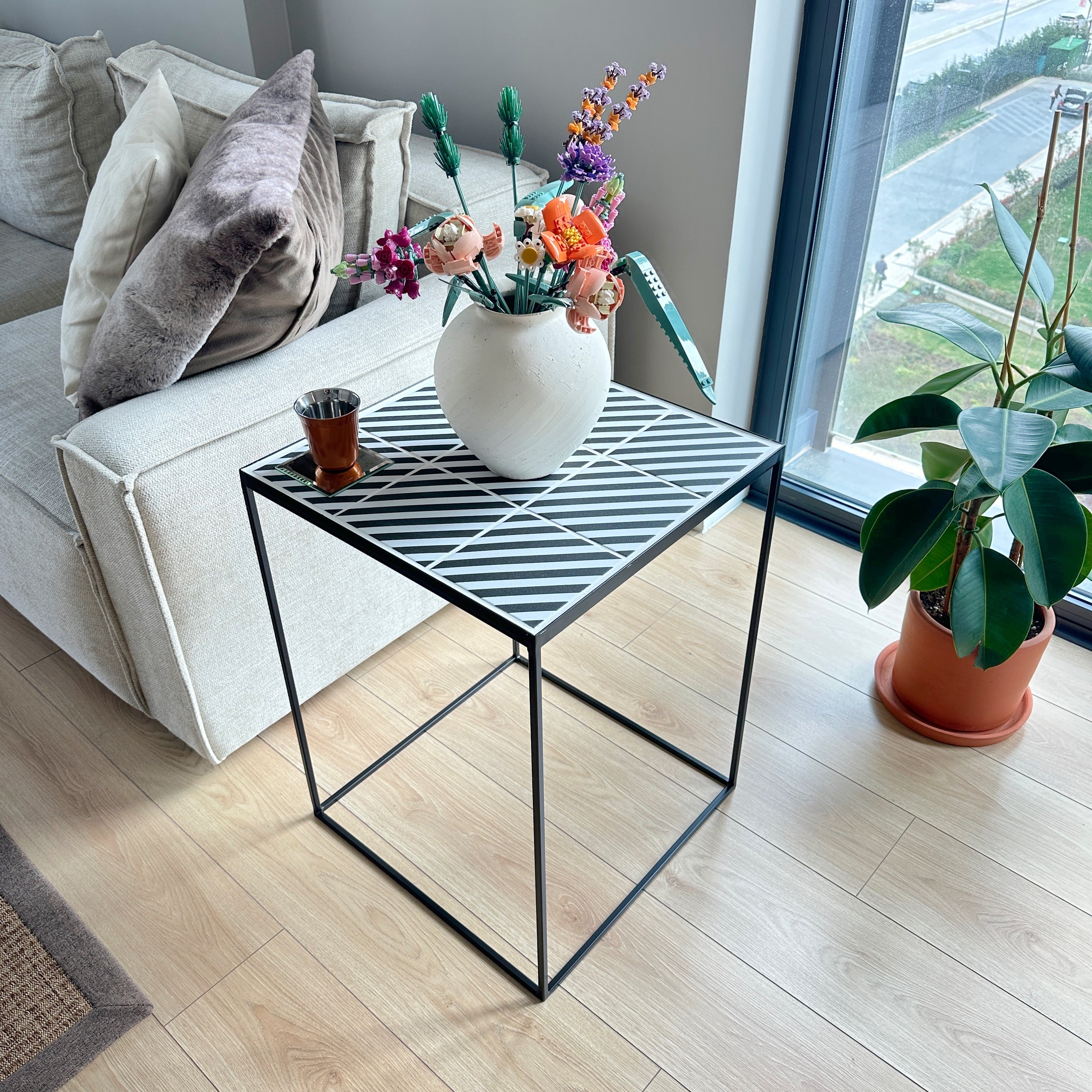 Elegance Side Table
