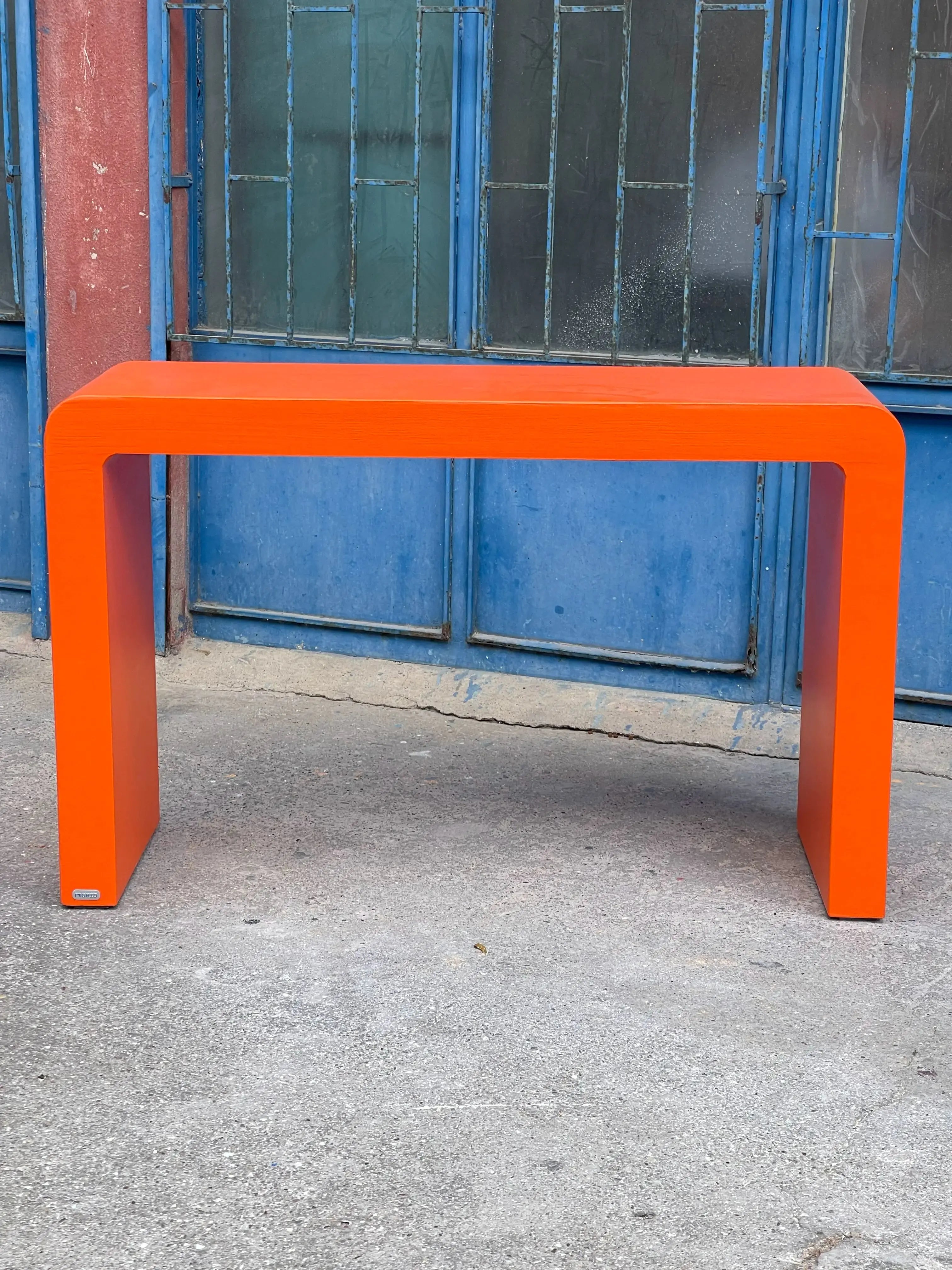 Orbit Desk INT-GRID DESIGN