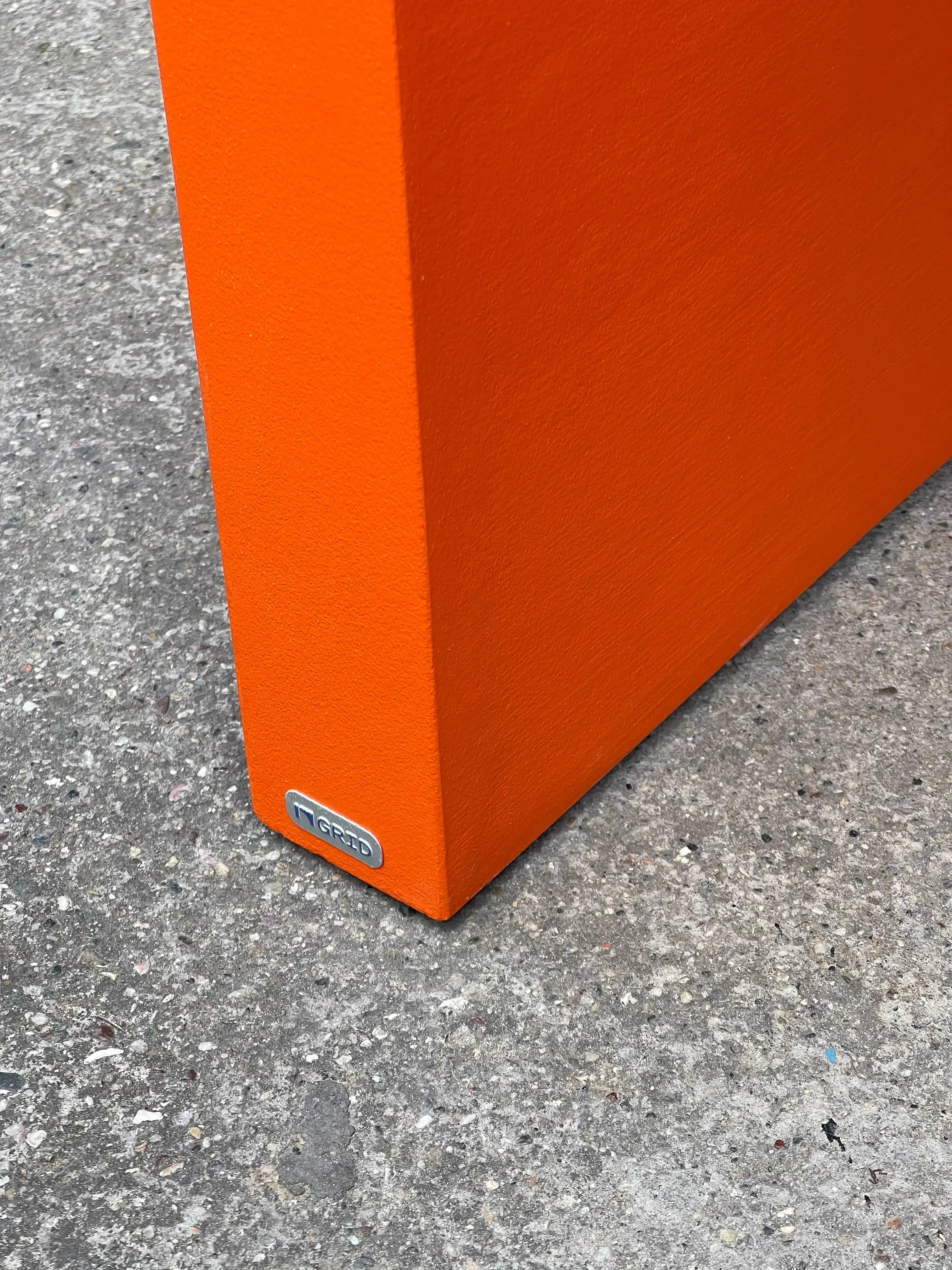 Orbit Desk INT-GRID DESIGN