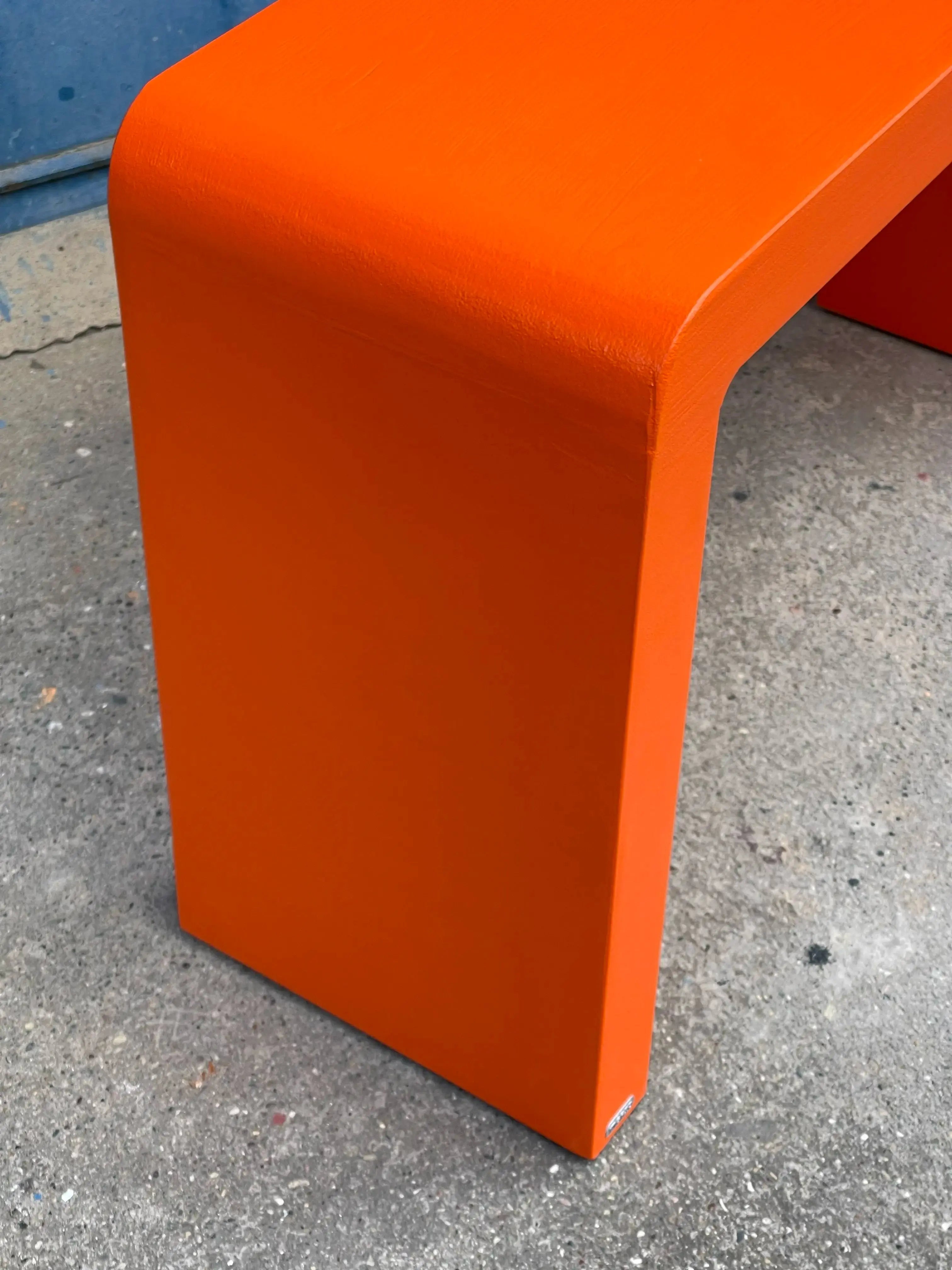 Orbit Desk INT-GRID DESIGN