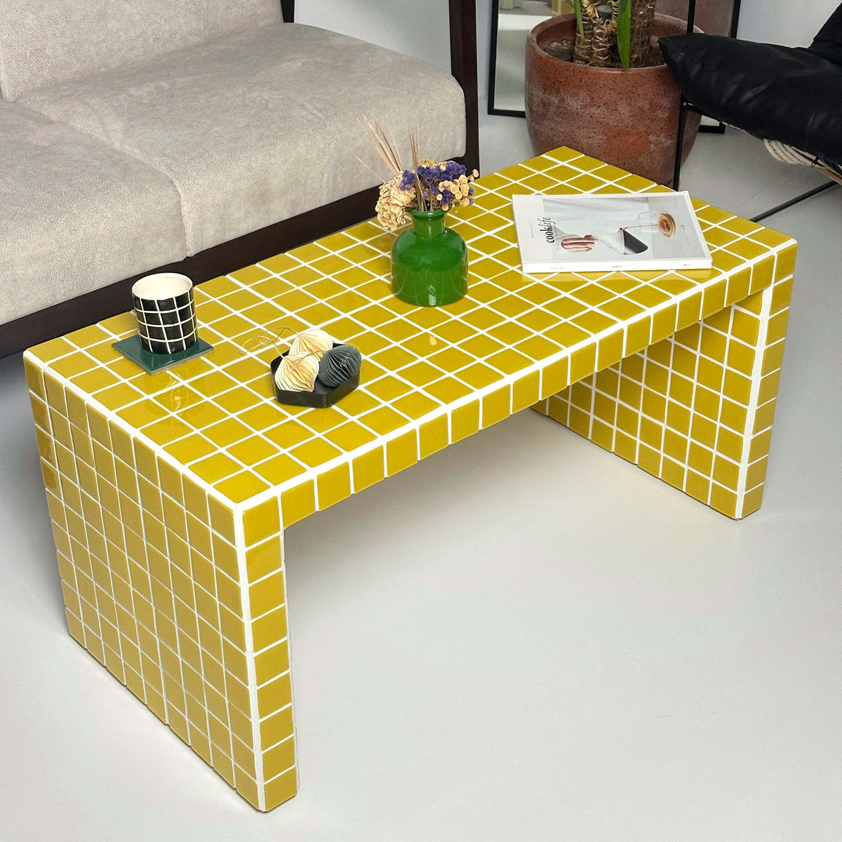 Vividus Coffee Table